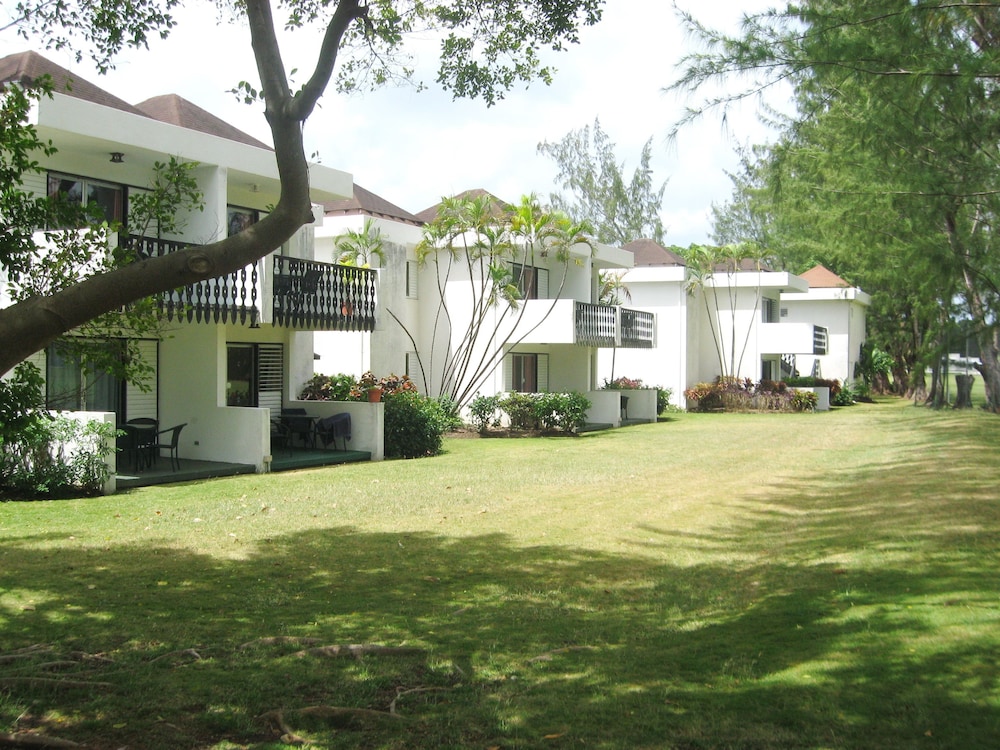 

Roma - Bridgetown - Plum Tree Club