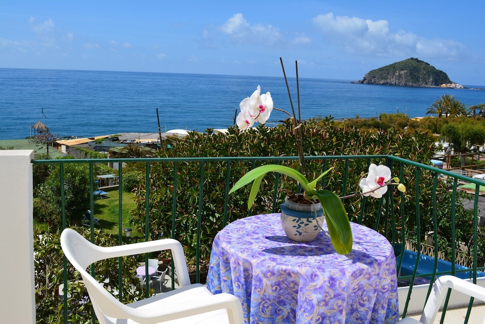 Stockholm - Ischia - Hotel Maronti