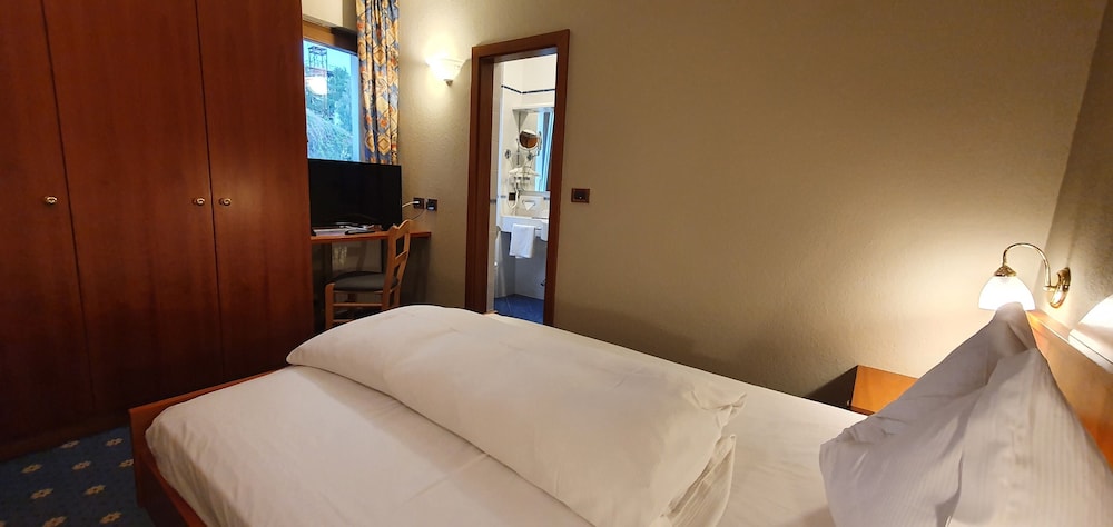

Bologna - Fondo - PanoramaHotel Penegal