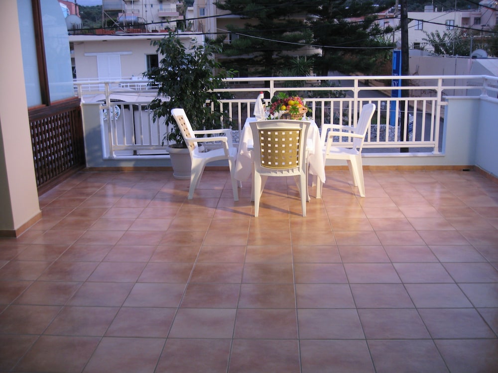 

Verona - Agia Marina Nea Kydonias - Despina Studios
