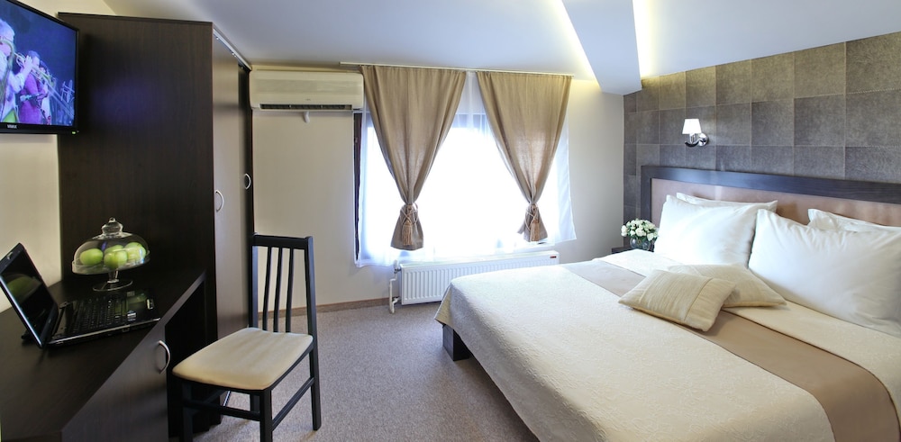 

Roma - Belgrado - Garni Hotel Vozarev