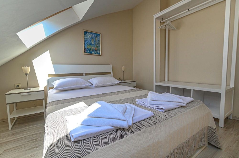 

Genova - Sozopol - Apart-Hotel Onegin