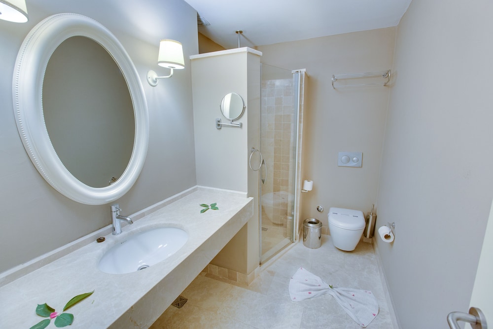 

Milano - Oludeniz - Pinehill Hotel & Suites