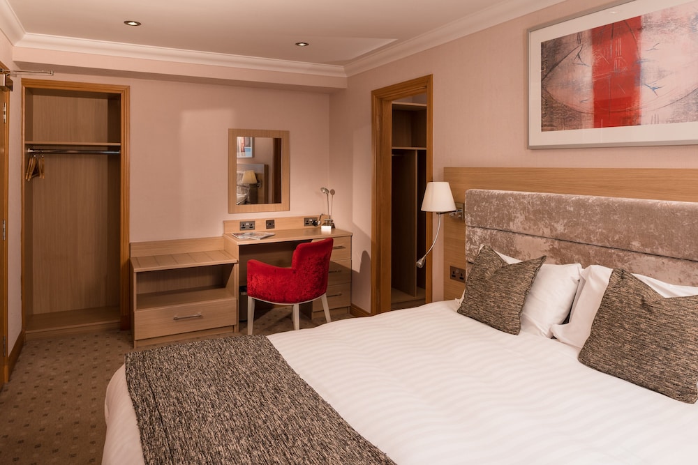 

Bari - Ayr - Carlton Hotel