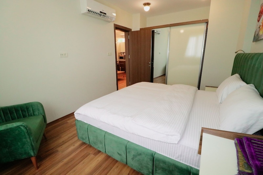 

Roma - Yalova - Grand Luxury