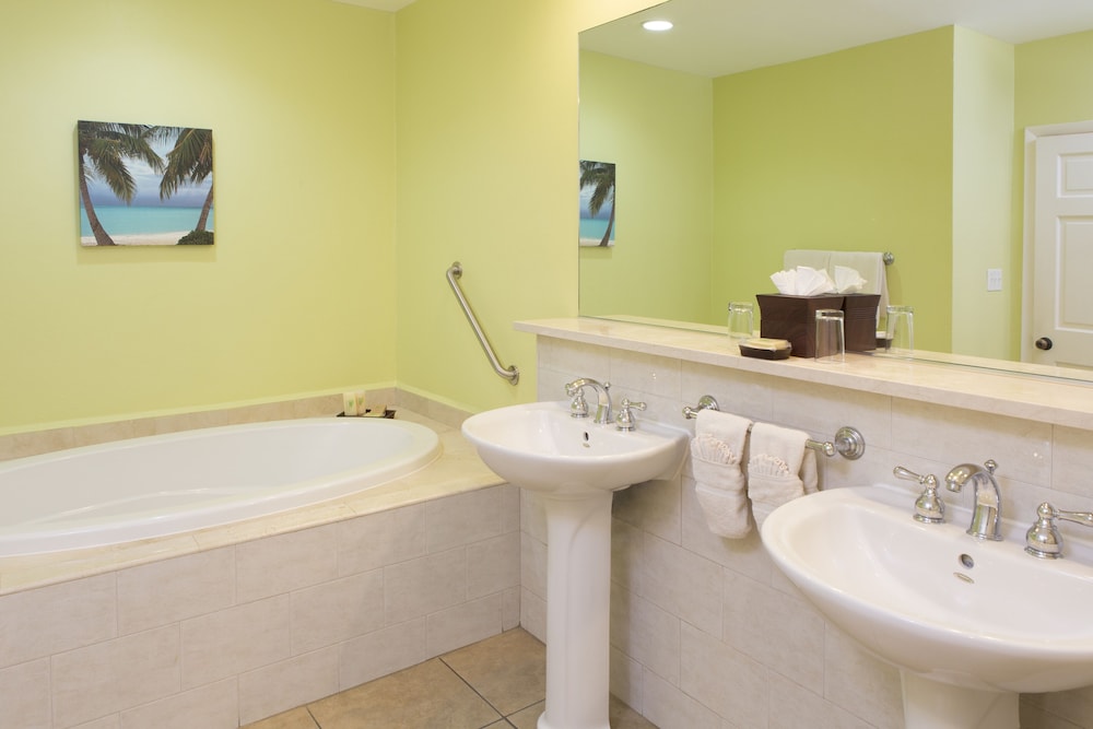 

Roma - Nonsuch Bay - St. James's Club Resort - All Inclusive