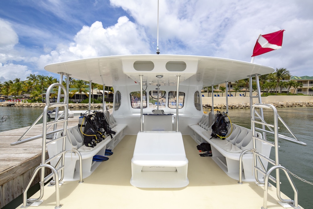

Bologna - Nonsuch Bay - St. James's Club Antigua - All Inclusive