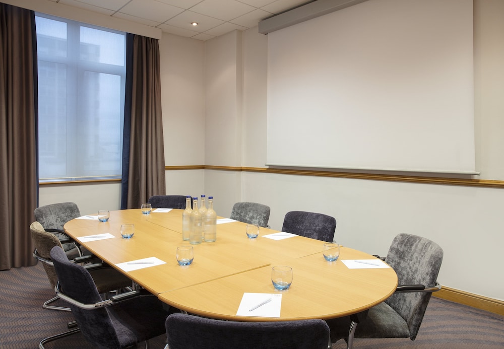 

Pisa - Wallington - Leonardo Hotel London Croydon