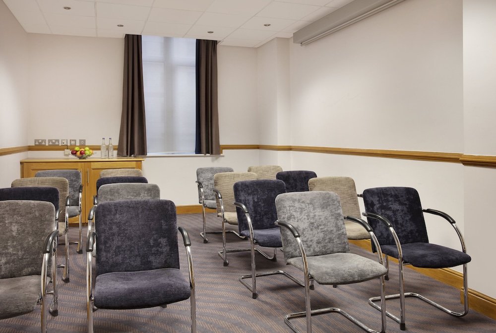 

Napoli - Bromley - Leonardo Hotel London Croydon