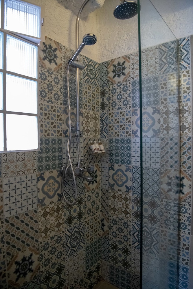 

Bologna - Agios Nikolaos, Creta - Porto Maltese Boutique Estate