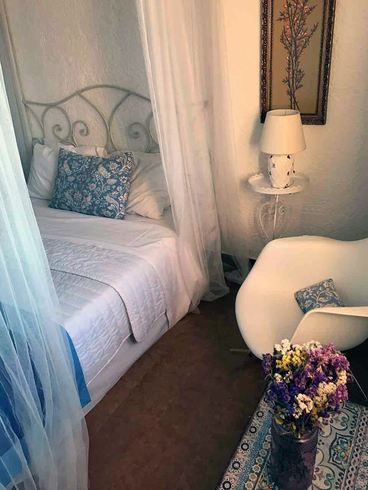 

Milano - Agios Nikolaos, Creta - Porto Maltese Boutique Estate