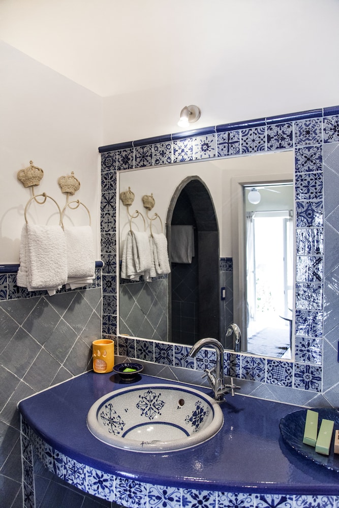 

Milano - Panarea, Isole Eolie - Hotel Lisca Bianca