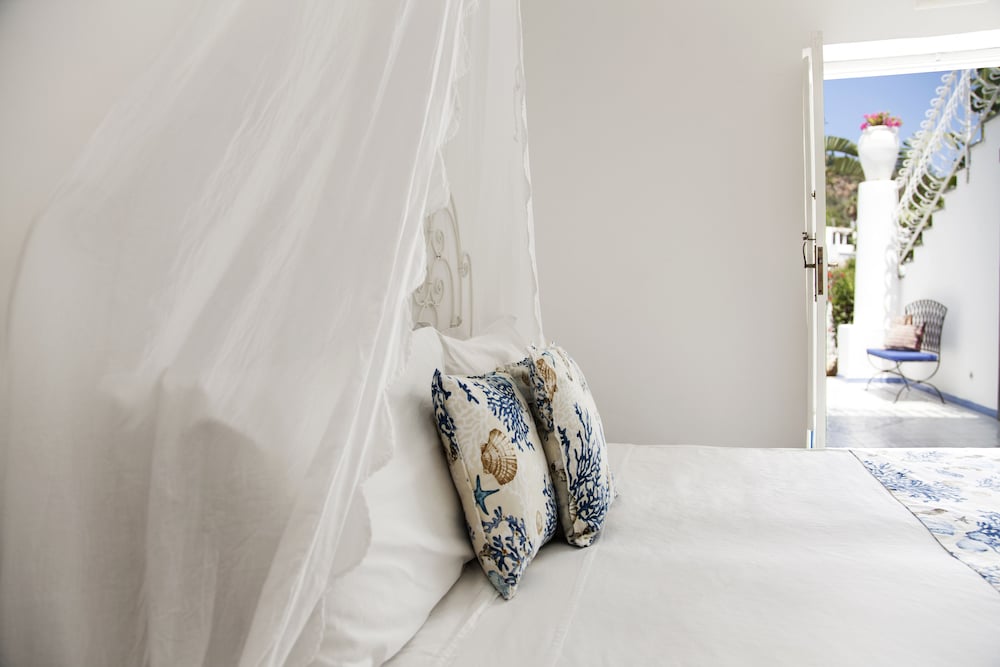 

Milano - Panarea, Isole Eolie - Hotel Lisca Bianca
