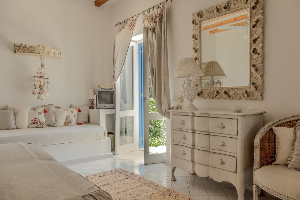

Roma - Panarea, Isole Eolie - Hotel Lisca Bianca