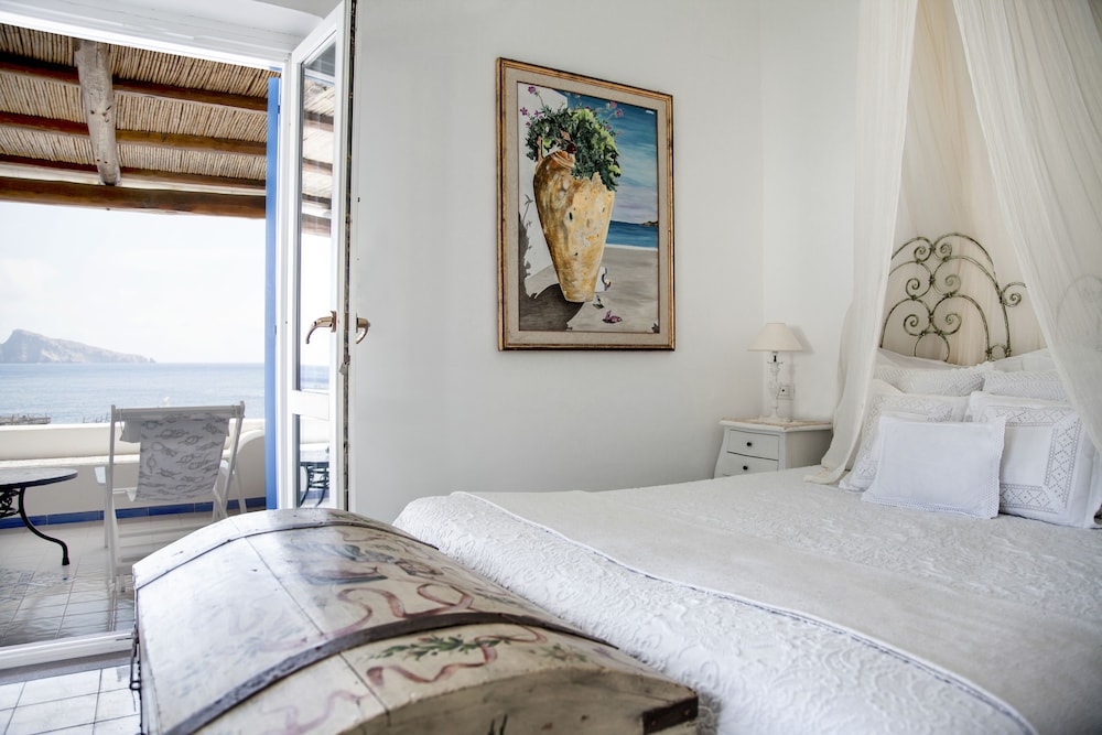 

Roma - Panarea, Isole Eolie - Hotel Lisca Bianca