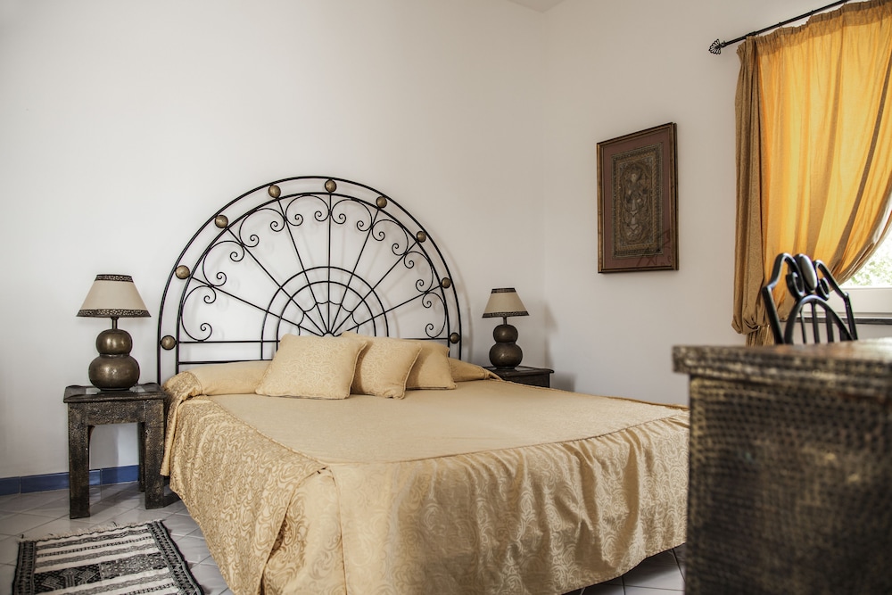 

Milano - Panarea, Isole Eolie - Hotel Lisca Bianca