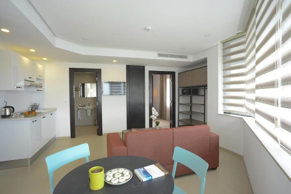 

Milano - Sukrah - Maia Hotel Suites