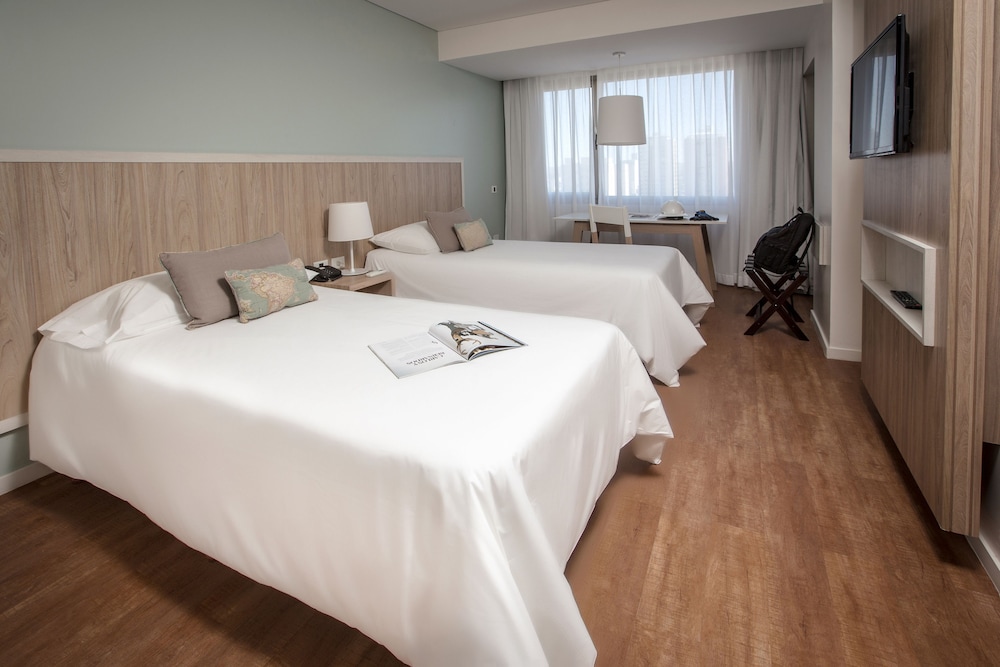 

Napoli - Neuquen - Hotel Comahue Business