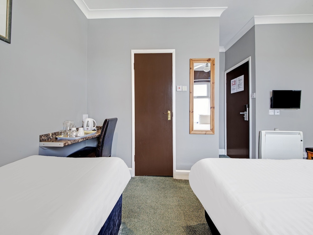 

Milano - Northolt - OYO Bostons Manor Hotel