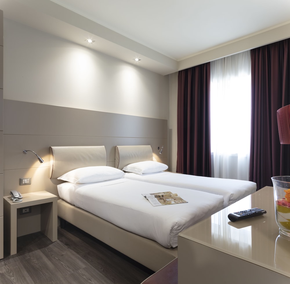 

Napoli - Venezia, Aeroporto Marco Polo - Smart Hotel Holiday