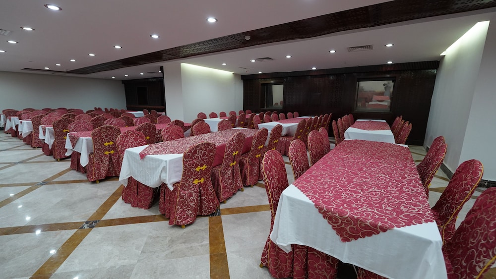 

Bologna - La Mecca - Al Kiram Hotel