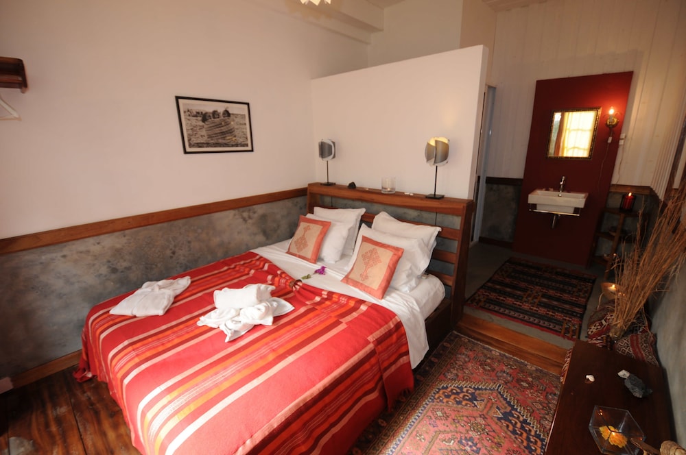 

Milano - São Filipe, Isola di Fogo - The Colonial Guest House