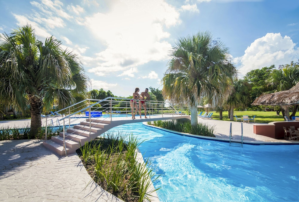 

Bologna - Juan Dolio - Hodelpa Garden Suites Golf & Convention Center