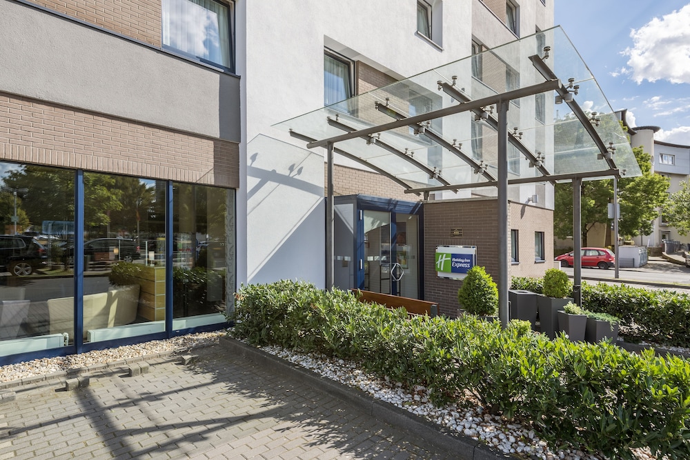 

Bari - Colonia - Holiday Inn Express COLOGNE - MUELHEIM