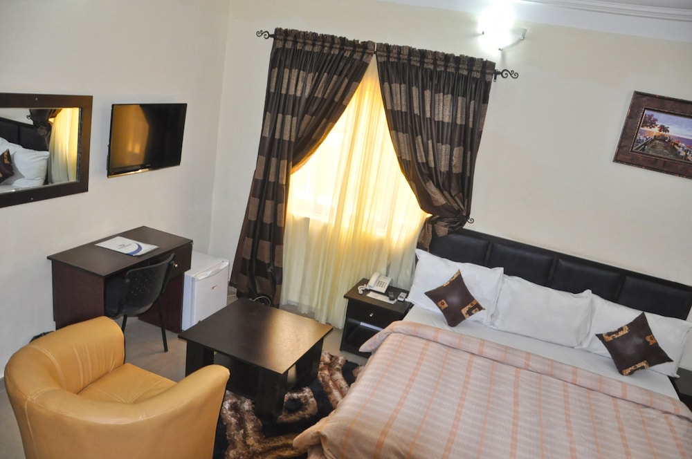 

Napoli - Abuja - Western Dreams Hotel