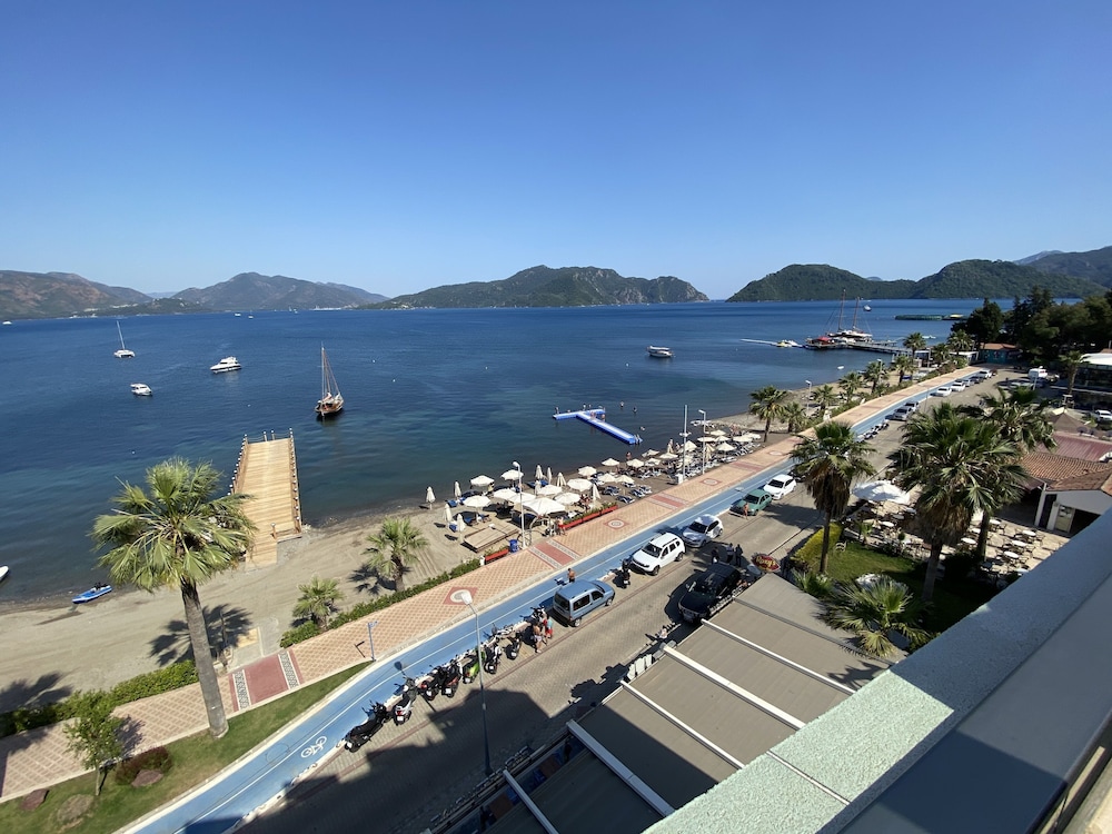 

Torino - Marmaris - B&B Yüzbaşı Beach Hotel
