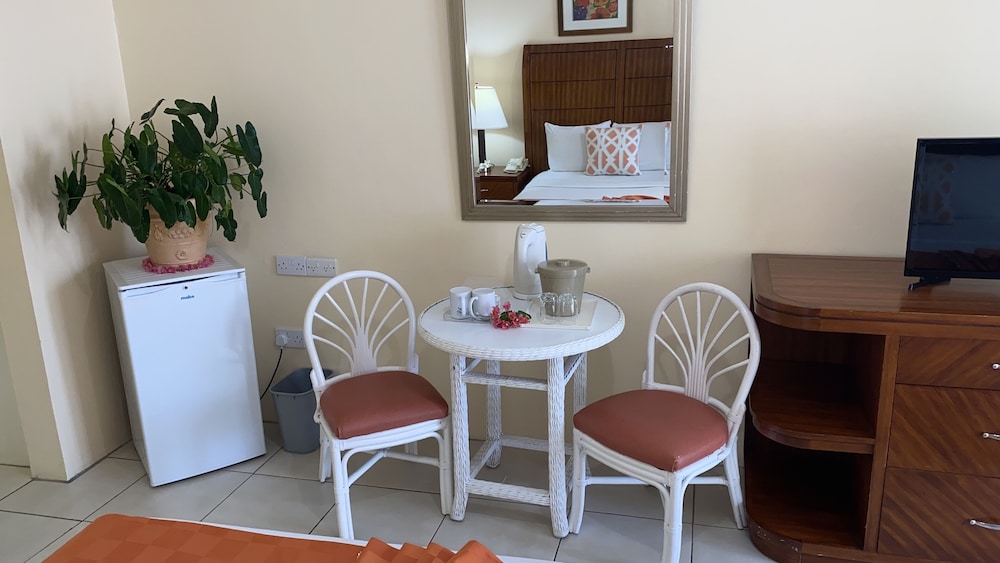 

Roma - Cap Estate - Bay Gardens Inn