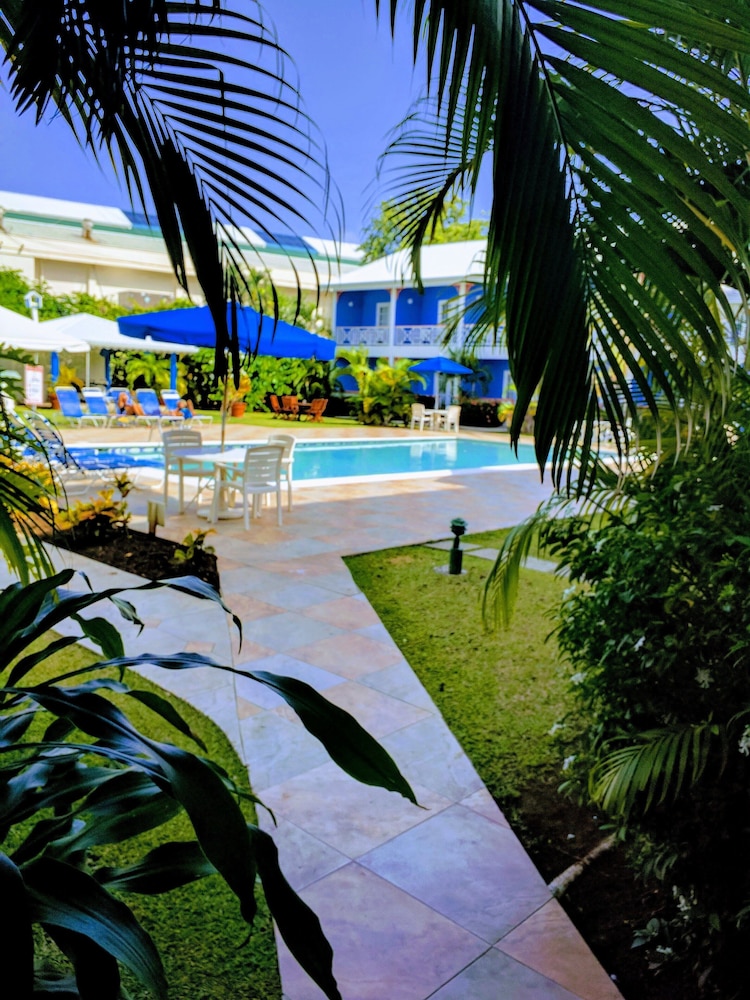 

Roma - Cap Estate - Bay Gardens Inn