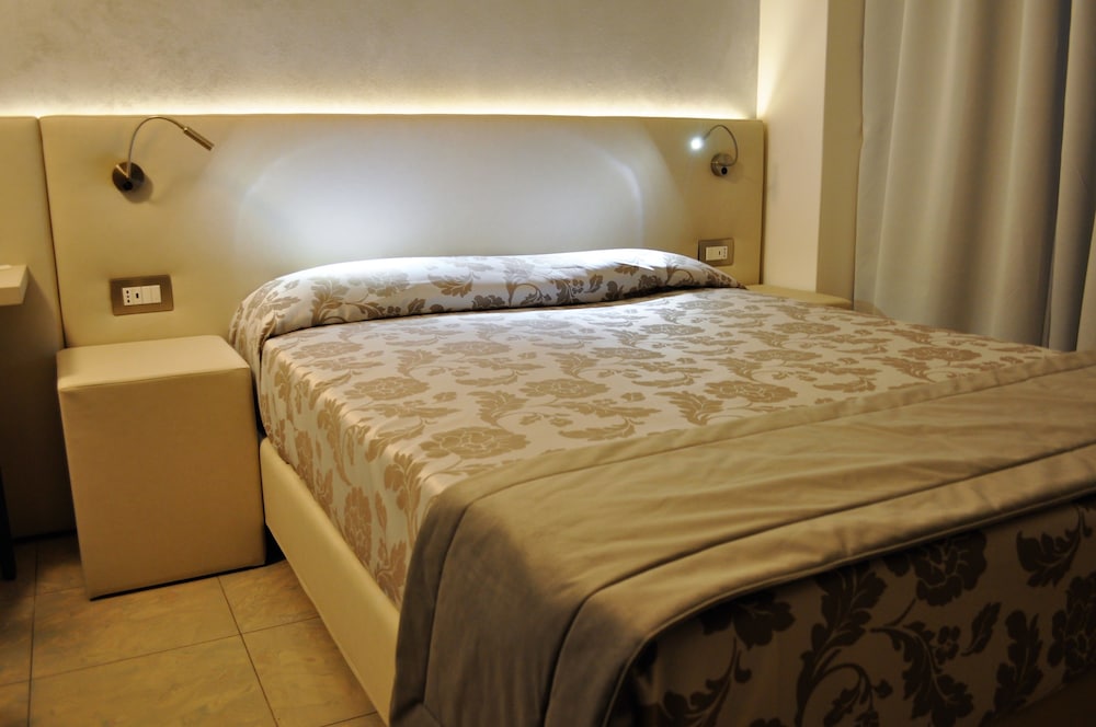 

Brindisi - Marcon - Hotel Garibaldi