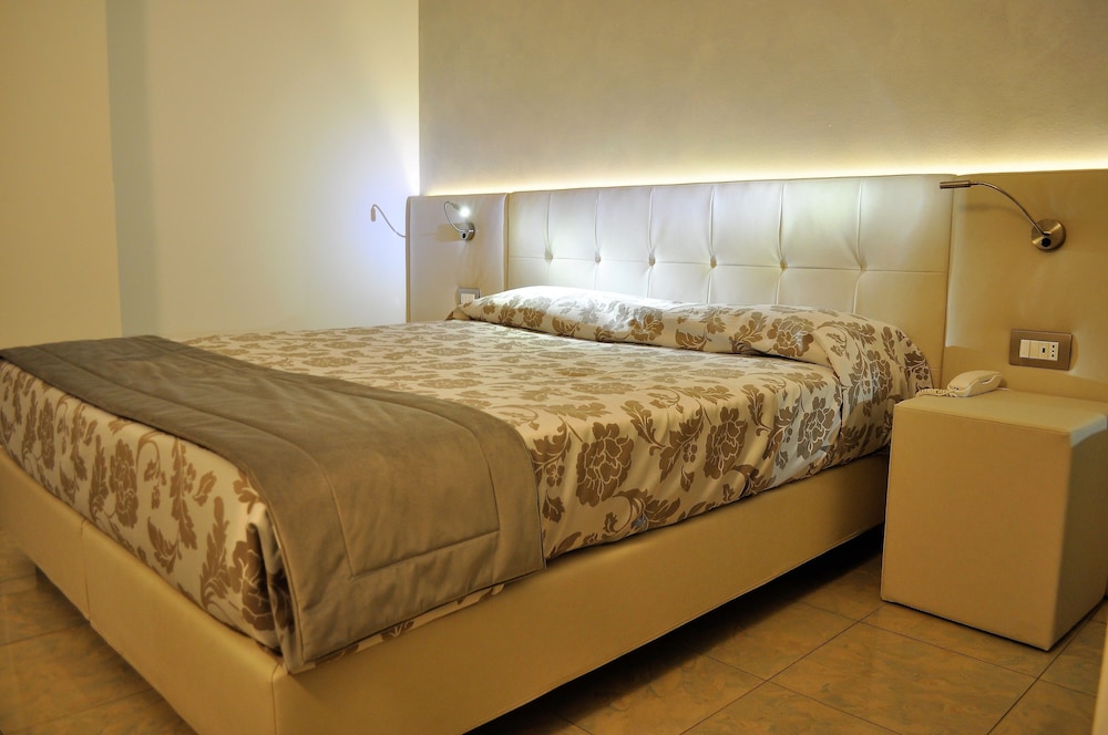 

Napoli - Marcon - Hotel Garibaldi