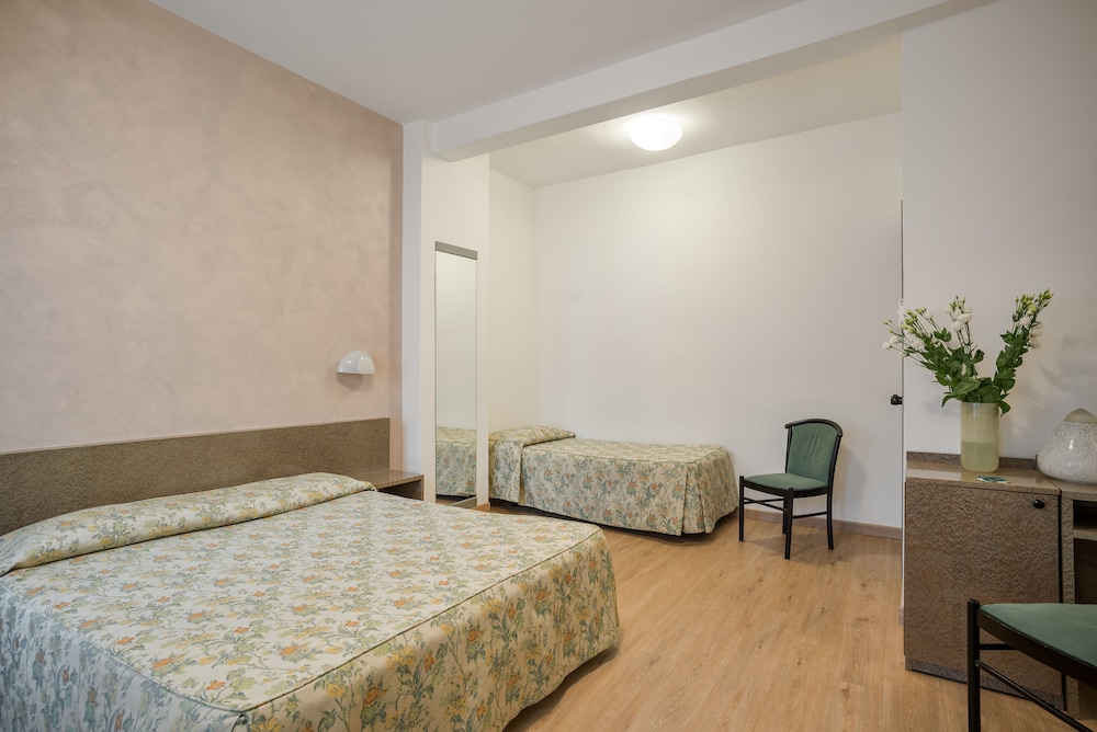 

Napoli - Marcon - Hotel Garibaldi