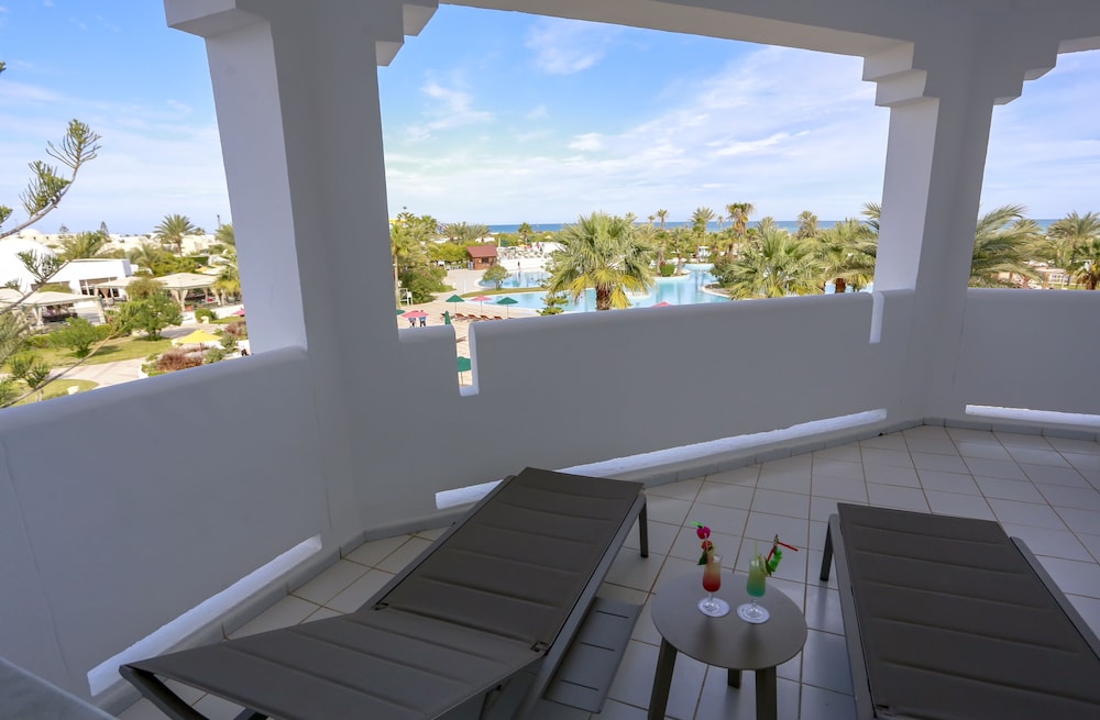

Milano - Mezraia - Djerba Plaza Thalasso & SPA