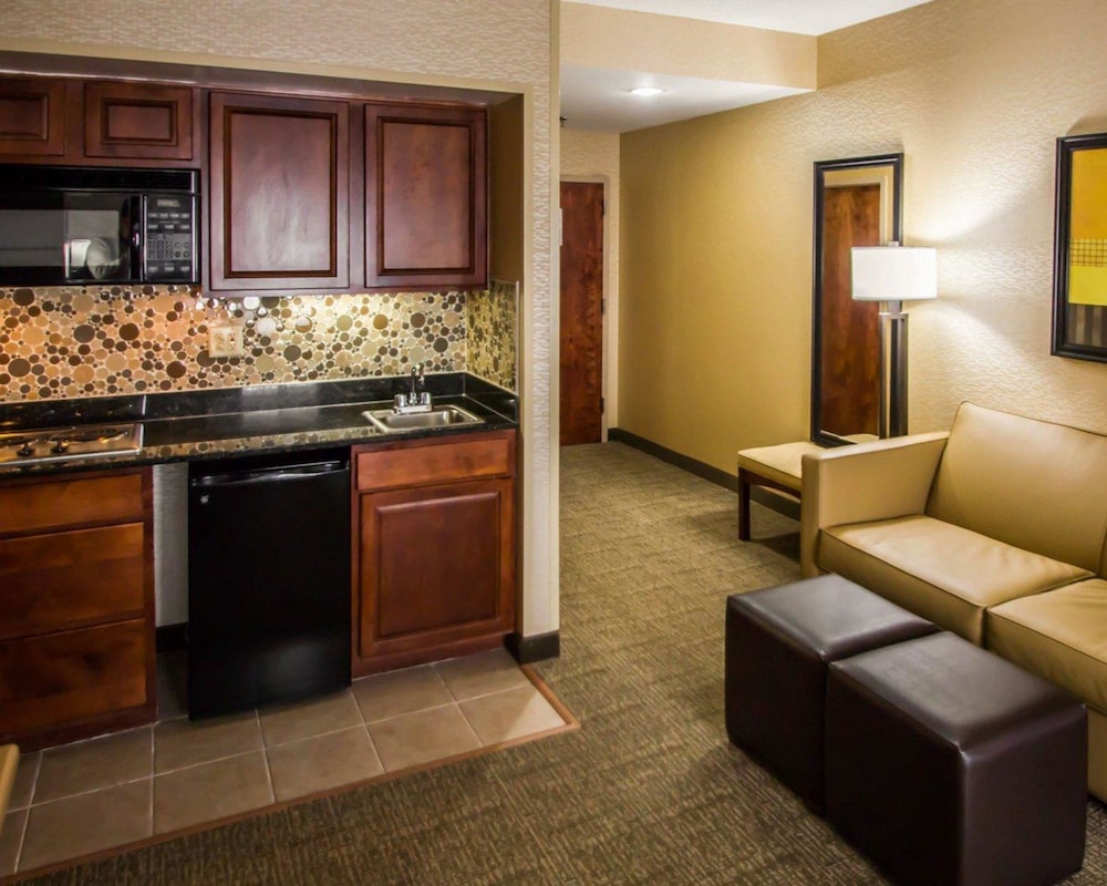 

Bologna - New York, Stati Uniti - Quality Suites NYC Gateway