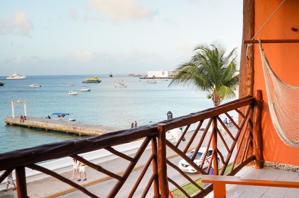 

Catania - Cozumel - Hotel Vista del Mar