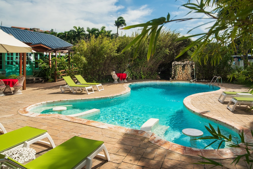 

Catania - Montego Bay - Toby's Resort