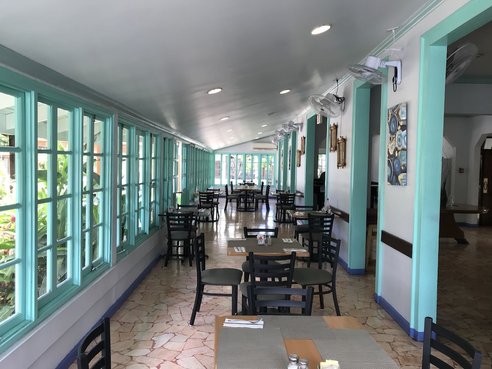 

Roma - Montego Bay - Toby's Resort