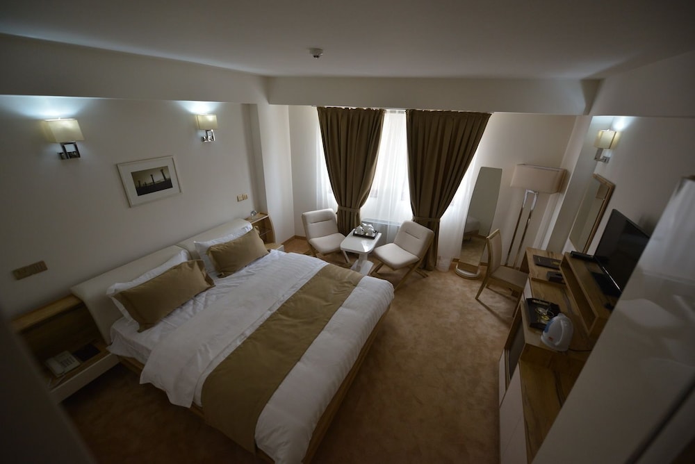 

Roma - Skopje - Bushi Resort & SPA