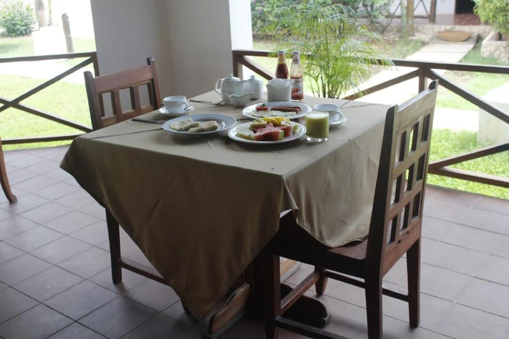 

Genova - Kendwa - Zanzibar Star Resort