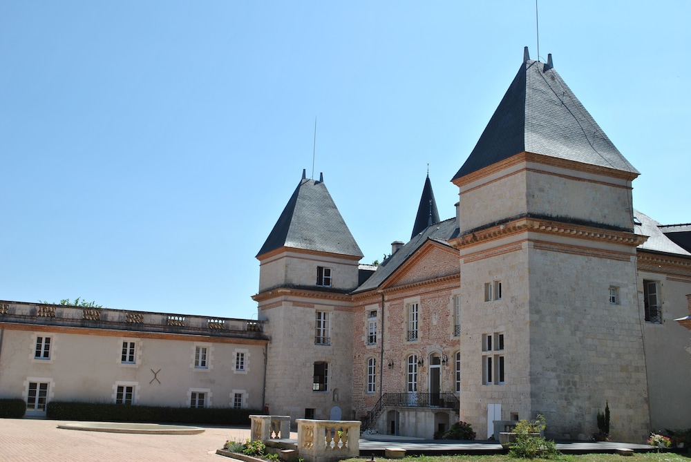 

Milano - Agen - Logis Hotels - Château Saint Marcel