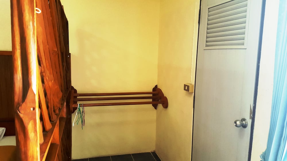 

Roma - Bangrak Beach - Koh Samui - Rattana Guesthouse & Bungalow