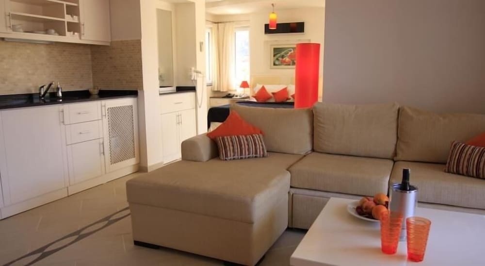 

Milano - Ovacik - Golden Life Heights Deluxe Suite Hotel - Adults Only