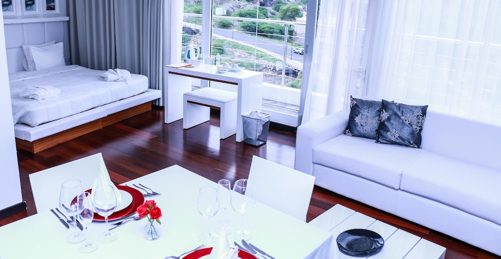 

Milano - Isola di Santiago, Capo Verde - Hotel Vip Praia