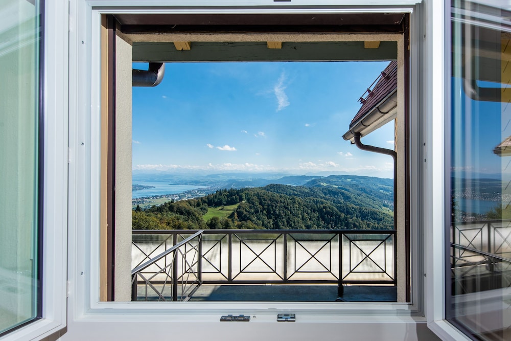 

Napoli - Zurigo - Hotel UTO KULM car-free hideaway in Zurich