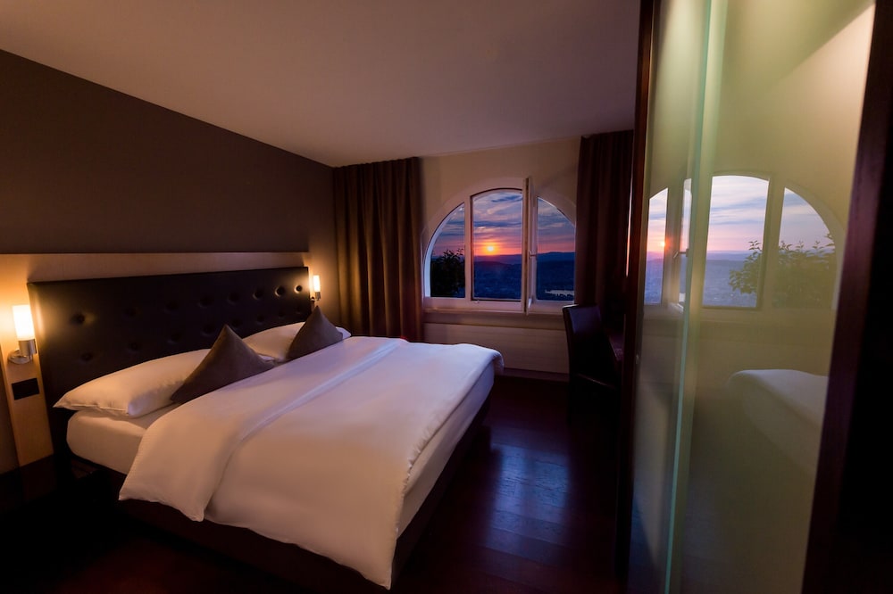 

Bari - Zurigo - Hotel UTO KULM car-free hideaway in Zurich