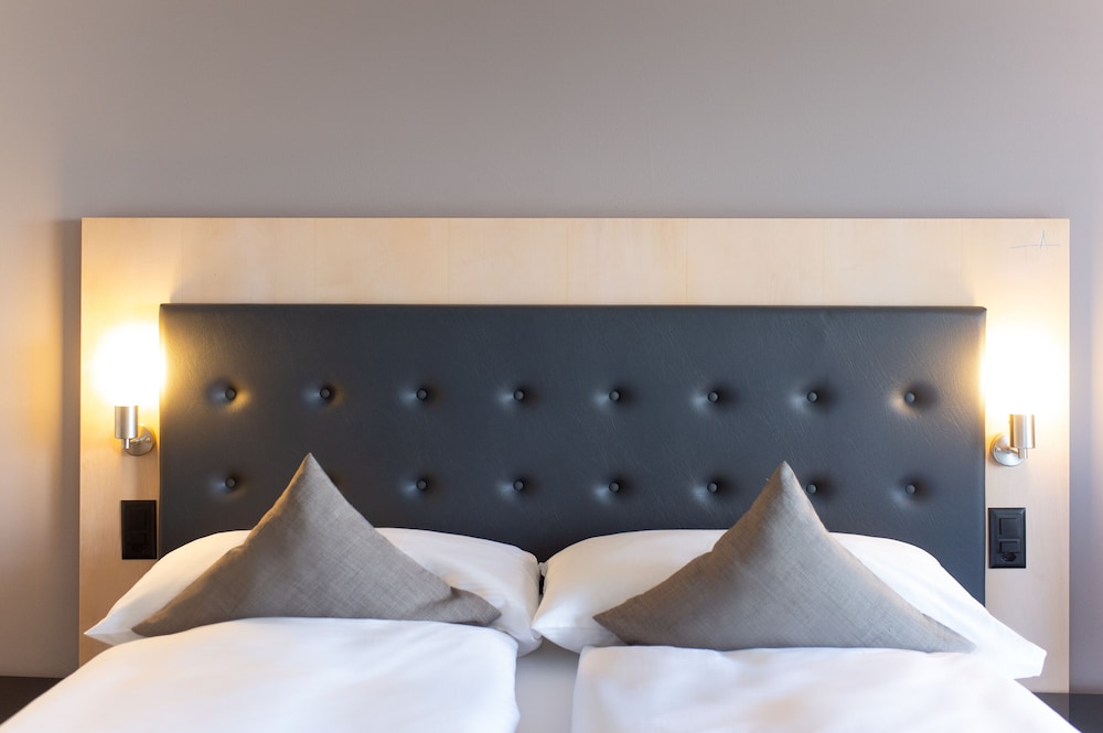 

Milano - Zurigo - Hotel UTO KULM car-free hideaway in Zurich