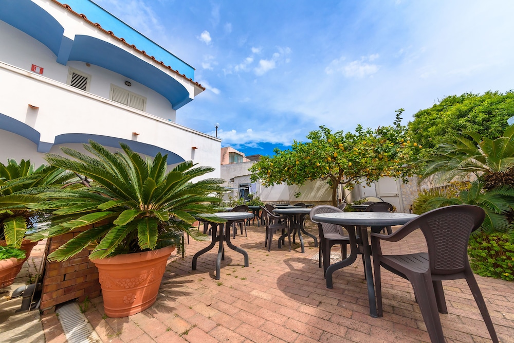 

Bologna - Procida - Hotel Celeste